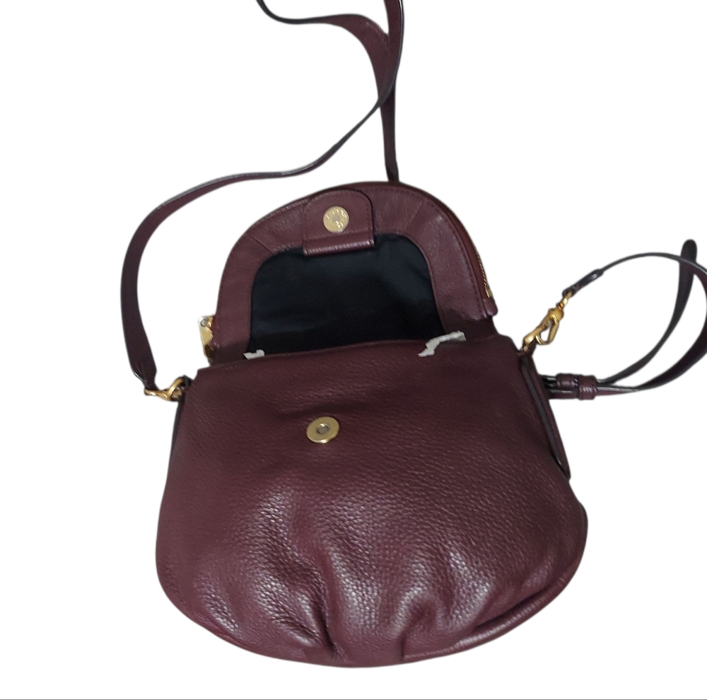 Elegant Burgundy Leather Crossbody Bag - Picture 11 of 12